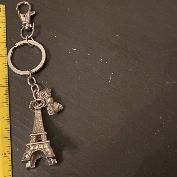 Eiffel Tower Keychain with Rhinestones and bow on Top 1.5" - Picture 4 of 6